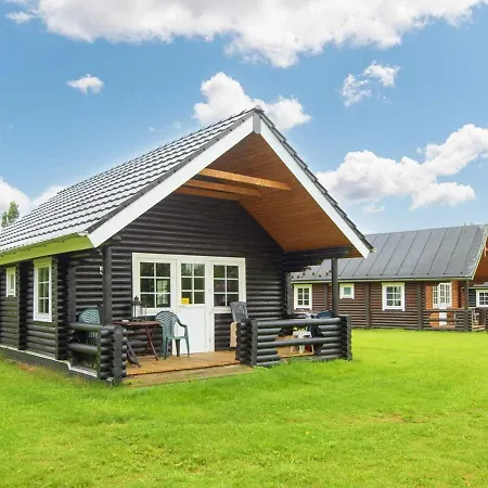 4 Person In Hovborg-by Traum