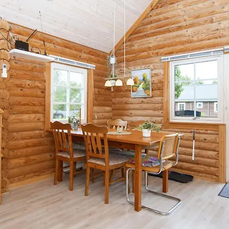 4 Person In Hovborg-by Traum * Ховборг